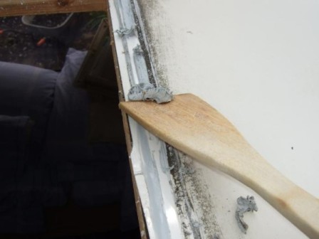 This will leave a lot of the old mastic that needs scraping off. An old wooden spatula will help!
