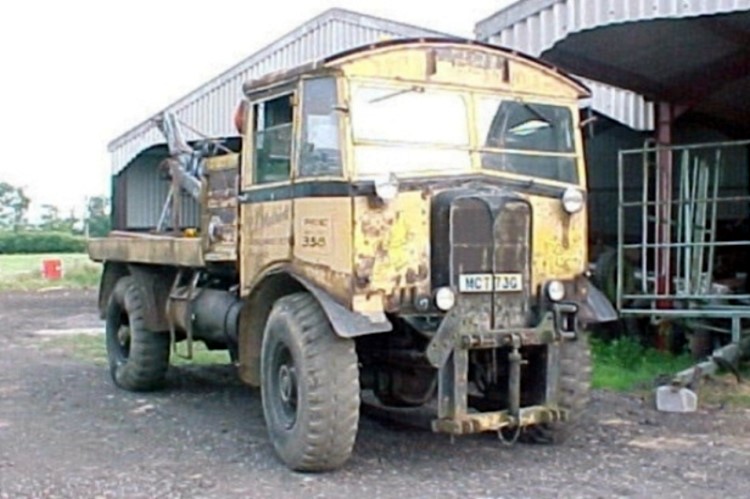 Breakdown truck at work!